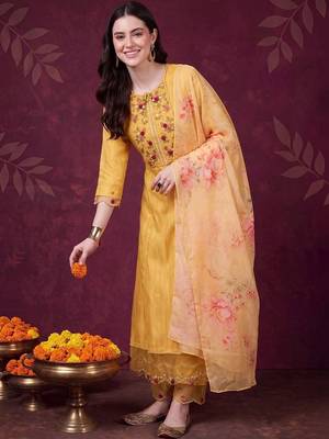Women Floral Embroidered Regular Thread Work Pure Cotton Kurta with Trousers & With Dupatta 1
