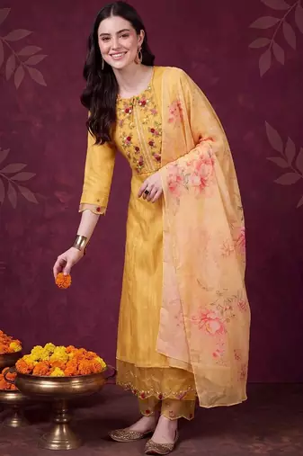 Women Floral Embroidered Regular Thread Work Pure Cotton Kurta with Trousers & With Dupatta