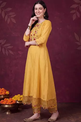 Women Floral Embroidered Regular Thread Work Pure Cotton Kurta with Trousers & With Dupatta