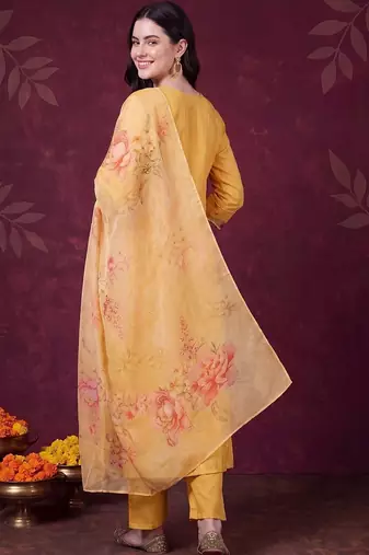 Women Floral Embroidered Regular Thread Work Pure Cotton Kurta with Trousers & With Dupatta