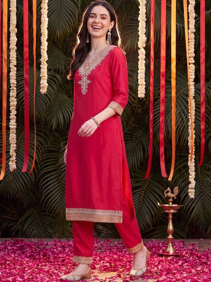 Women Ethnic Motifs Embroidered Regular Thread Work Kurta with Trousers