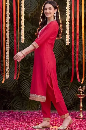 Women Ethnic Motifs Embroidered Regular Thread Work Kurta with Trousers