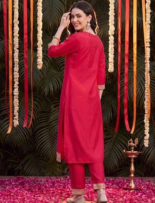 Women Ethnic Motifs Embroidered Regular Thread Work Kurta with Trousers 4