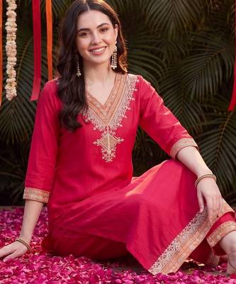 Women Ethnic Motifs Embroidered Regular Thread Work Kurta with Trousers 5
