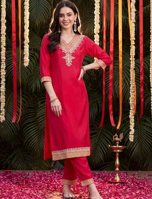 Women Ethnic Motifs Embroidered Regular Thread Work Kurta with Trousers 6