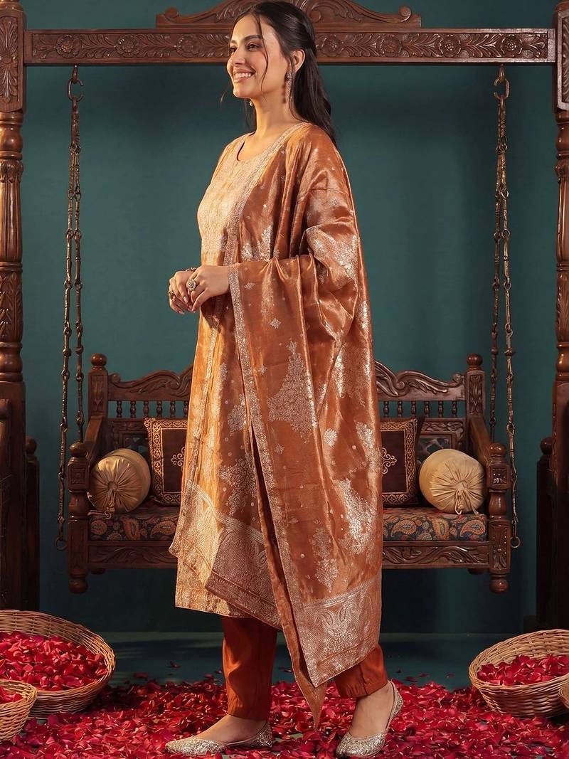 Women Regular Kurta with Trousers & With Dupatta