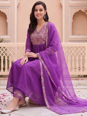 Women Ethnic Motifs Embroidered Empire Liva Kurta with Trousers & With Dupatta 5