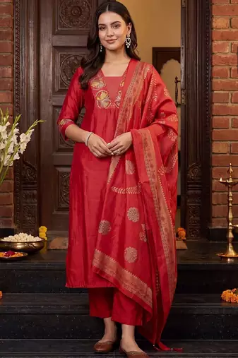 Women Ethnic Motifs Embroidered Regular Kurta with Trousers & With Dupatta