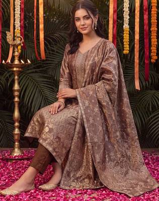Women Ethnic Motifs Regular Kurta with Trousers & With Dupatta 5
