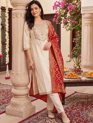 Women Ethnic Motifs Embroidered Regular Thread Work Kurta with Trousers & With Dupatta 2