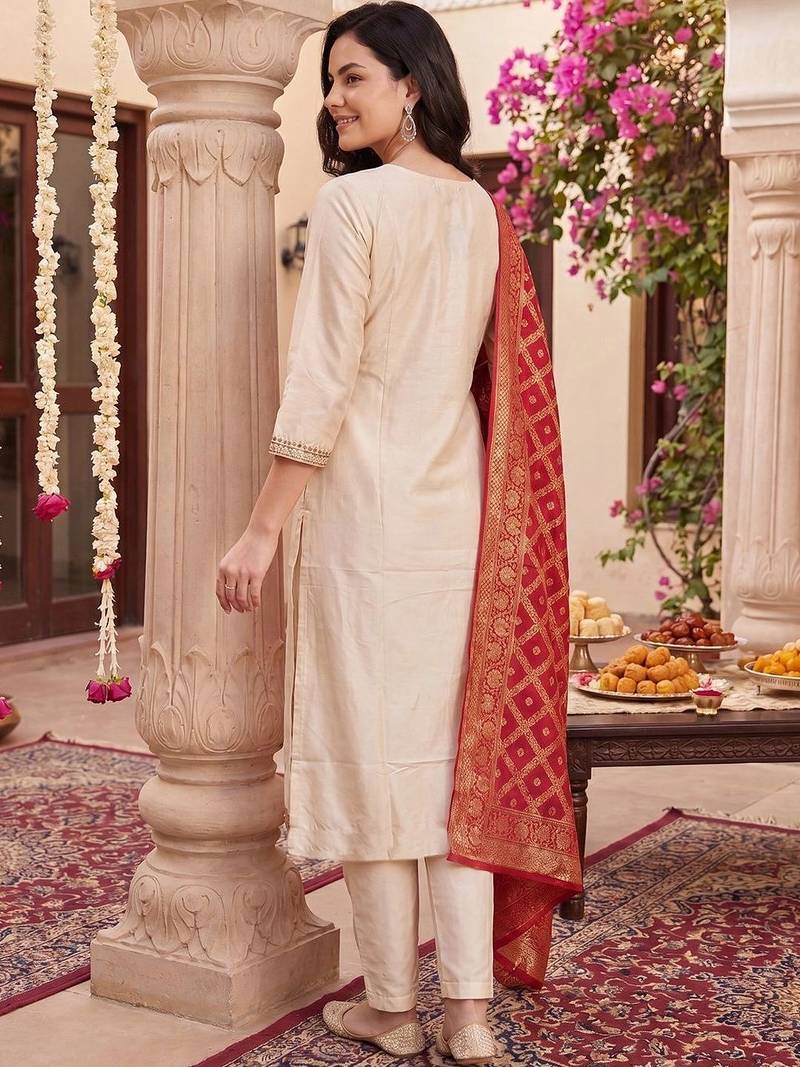 Women Ethnic Motifs Embroidered Regular Thread Work Kurta with Trousers & With Dupatta