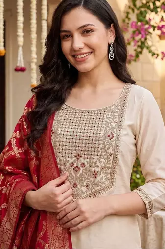 Women Ethnic Motifs Embroidered Regular Thread Work Kurta with Trousers & With Dupatta