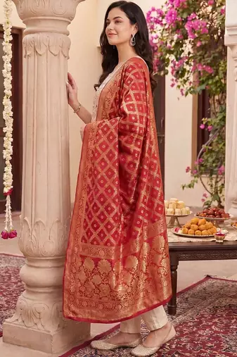 Women Ethnic Motifs Embroidered Regular Thread Work Kurta with Trousers & With Dupatta