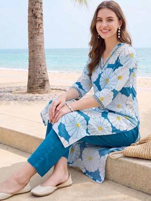 Women Floral Printed Regular Pure Cotton Kurta with Trousers 5