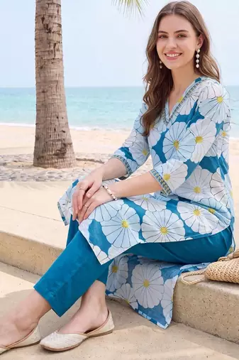 Women Floral Printed Regular Pure Cotton Kurta with Trousers