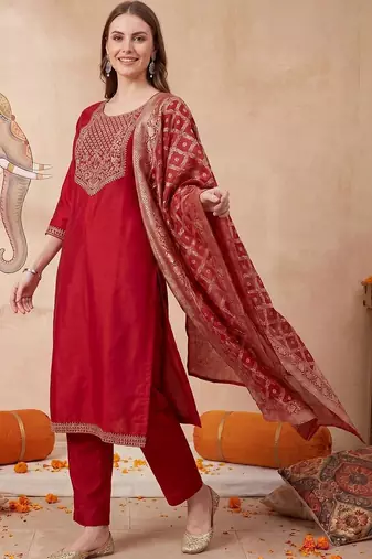 Women Ethnic Motifs Embroidered Regular Kurta with Trousers & With Dupatta