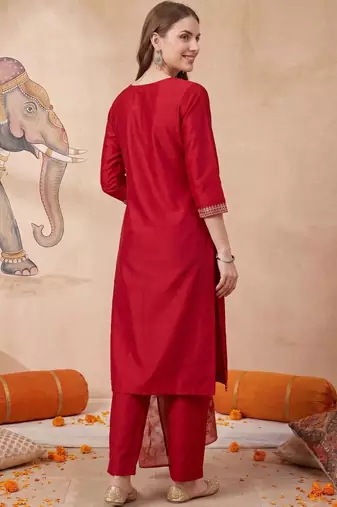 Women Ethnic Motifs Embroidered Regular Kurta with Trousers & With Dupatta