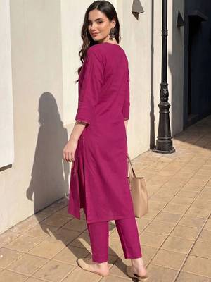 Women Ethnic Motifs Printed Regular Pure Cotton Kurta with Trousers 4