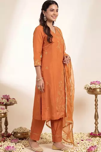 Women Ethnic Motifs Embroidered Regular Thread Work Kurta with Trousers & With Dupatta