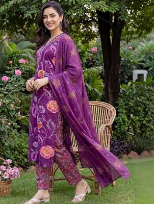 Women Floral Printed Regular Pure Cotton Kurta with Trousers & With Dupatta 3