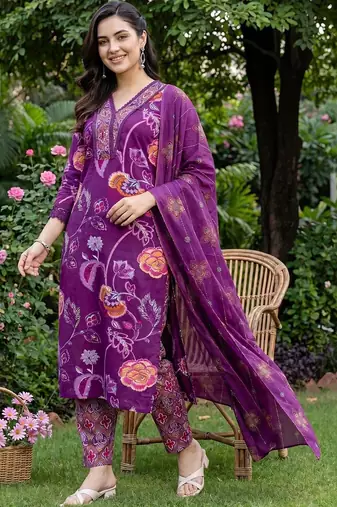 Women Floral Printed Regular Pure Cotton Kurta with Trousers & With Dupatta