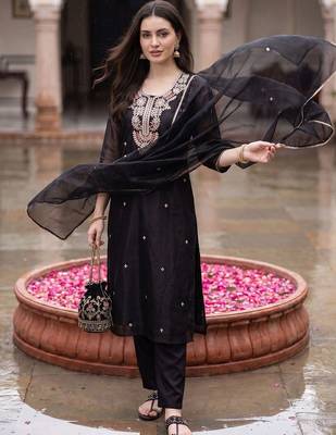 Women Ethnic Motifs Embroidered Regular Thread Work Kurta with Trousers & With Dupatta 1