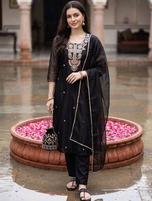 Women Ethnic Motifs Embroidered Regular Thread Work Kurta with Trousers & With Dupatta 6