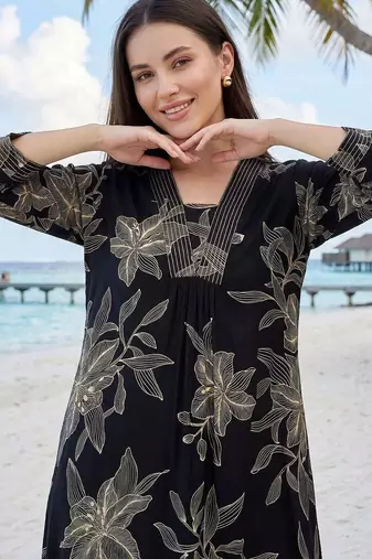 Women Floral Printed Regular Kurta with Trousers