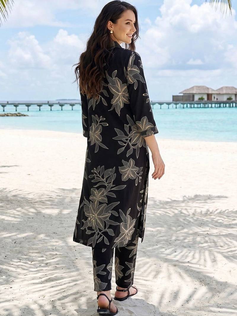 Women Floral Printed Regular Kurta with Trousers