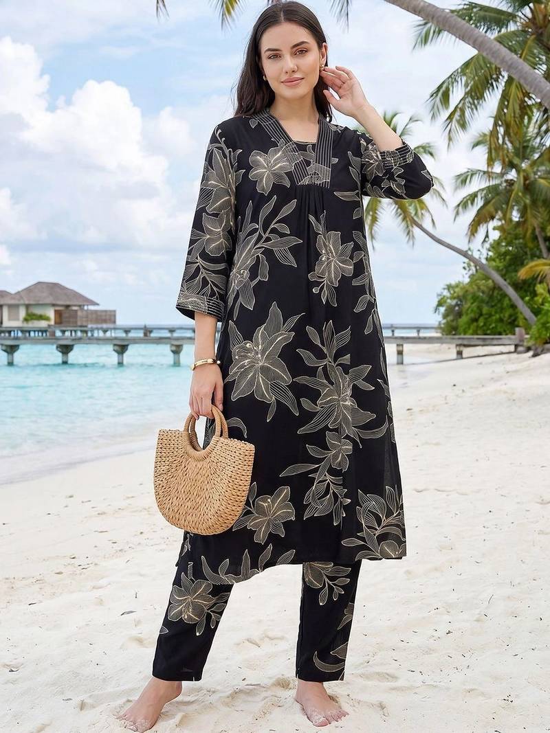 Women Floral Printed Regular Kurta with Trousers