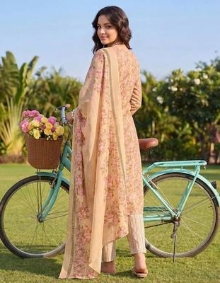 Women Floral Printed Regular Pure Cotton Kurta with Trousers & With Dupatta 4