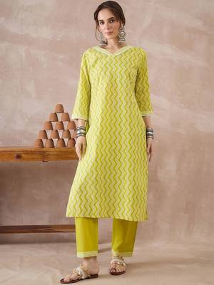 Women Printed Regular Pure Cotton Kurta with Trousers & With Dupatta 1