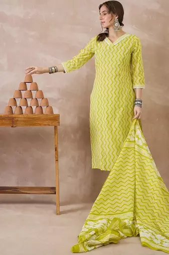 Women Printed Regular Pure Cotton Kurta with Trousers & With Dupatta
