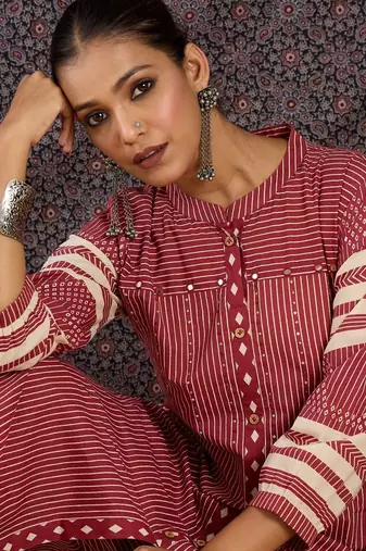 Women Printed Regular Kurta with Trousers