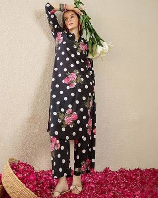 Women Floral Printed Regular Pure Cotton Kurta with Pyjamas 1