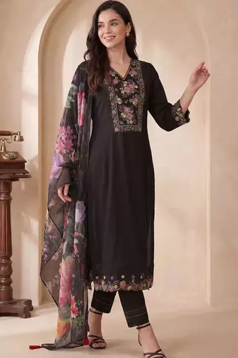 Women Floral Embroidered Regular Thread Work Liva Kurta with Trousers & With Dupatta