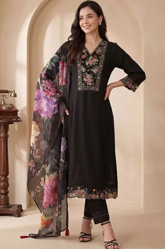 Women Floral Embroidered Regular Thread Work Liva Kurta with Trousers & With Dupatta