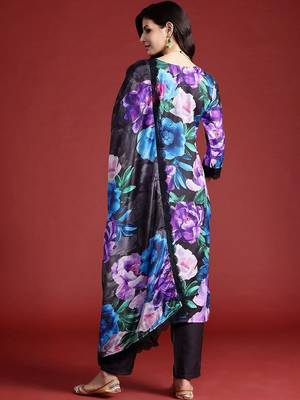 Women Floral Printed Regular Kurta with Trousers & With Dupatta 4
