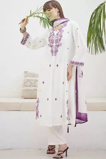 Women Floral Embroidered Regular Thread Work Kurta with Trousers & With Dupatta