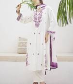 Women Floral Embroidered Regular Thread Work Kurta with Trousers & With Dupatta