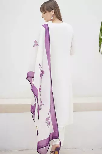 Women Floral Embroidered Regular Thread Work Kurta with Trousers & With Dupatta