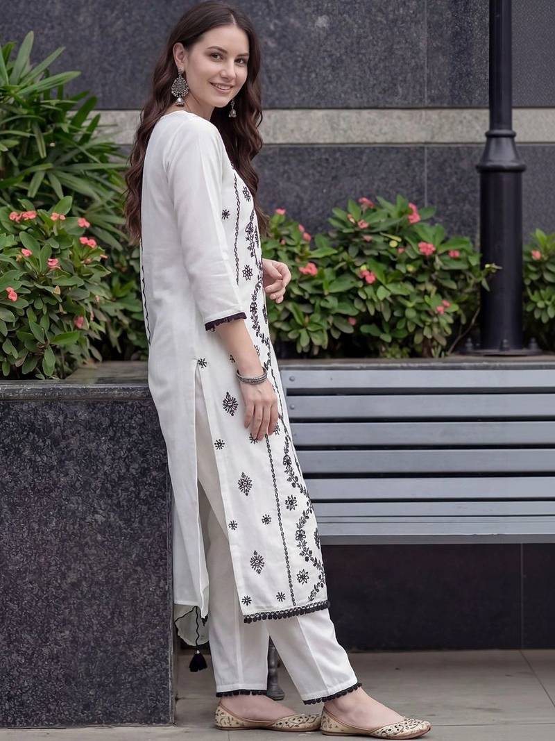 Women Ethnic Motifs Embroidered Regular Thread Work Kurta with Trousers & With Dupatta