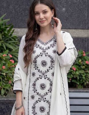 Women Ethnic Motifs Embroidered Regular Thread Work Kurta with Trousers & With Dupatta 2