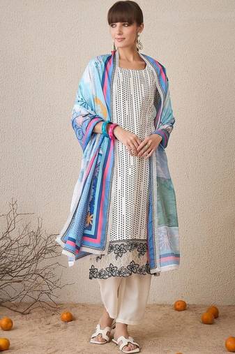 Women Ethnic Motifs Printed Regular Kurta with Trousers & With Dupatta