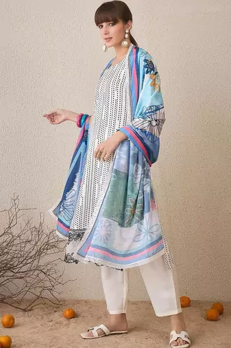 Women Ethnic Motifs Printed Regular Kurta with Trousers & With Dupatta