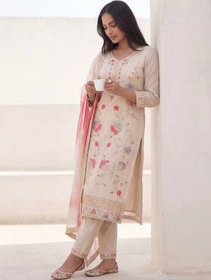 Women Floral Embroidered Regular Mirror Work Kurta with Trousers & With Dupatta 3