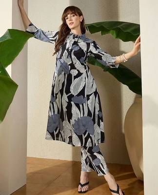 Women Floral Printed Regular Pure Cotton Kurta with Trousers 1