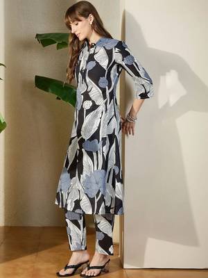 Women Floral Printed Regular Pure Cotton Kurta with Trousers 3
