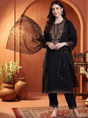 Women Ethnic Motifs Embroidered Regular Thread Work Pure Cotton Kurta with Trousers & With Dupatta 1