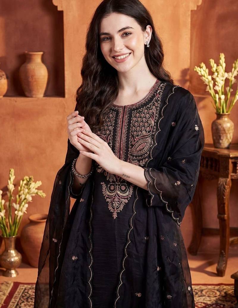 Women Ethnic Motifs Embroidered Regular Thread Work Pure Cotton Kurta with Trousers & With Dupatta